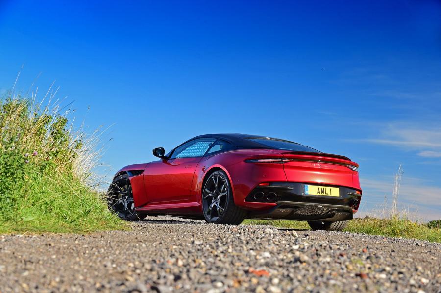  Aston Martin DBS Superleggera 2018 года  (UK) (фото 35 из 40)